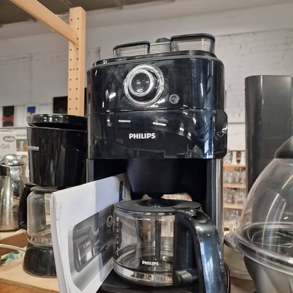 Kaffeemaschine und Küchengeräte im Sortiment